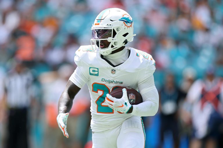 Fantasy Football Waiver Wire Options To Replace Injured Dolphins Rb De Von Achan