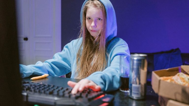 Fbi Warns North Texas Parents Of Online Gaming Predators Targeting Teens