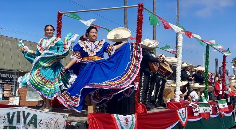 Fiesta Patrias Parade Celebrates Mexican Independence In Downtown Oxnard