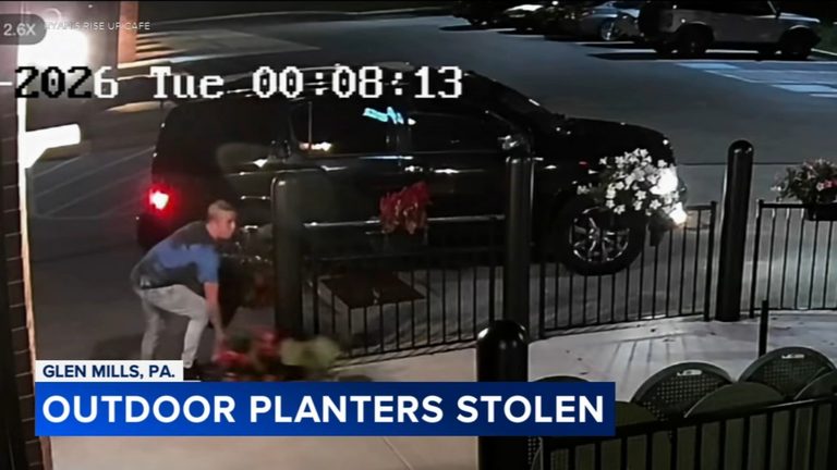 Flower Planters Stolen From Ryan S Rise Up Caf In Glen Mills