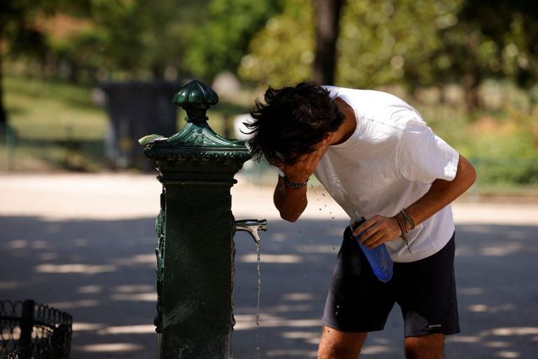 France Reports 7 000 Excess Deaths From Summer Heatwaves Minister Says