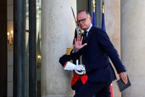 French Candidate Edouard Philippe Proposes Raising Retirement Age To 65 And Mand