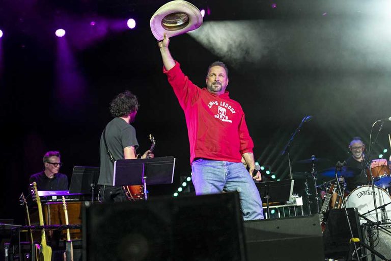 Garth Brooks To Play Three Nights At Tulsa S Bok Center In October