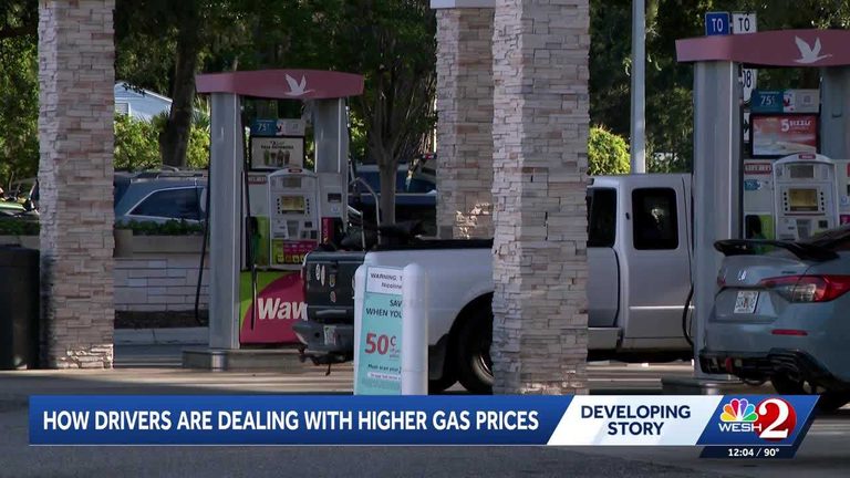 Gasoline Prices In Central Florida Rise To 4 07 Per Gallon Prompting Drivers To