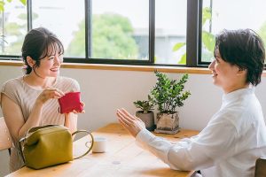 Gen Z Says Credit Scores And Income Shape Dating Prospects Survey Finds