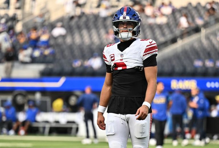 Giants Quarterback Jaxson Dart Listed As Questionable After Knee Injury Vs Rams