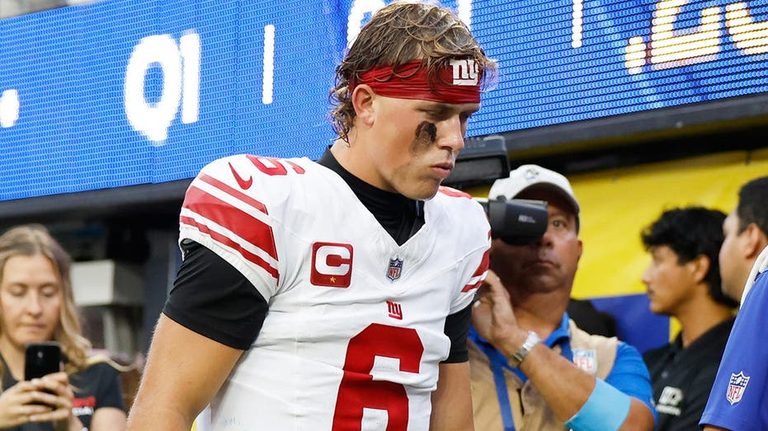Giants Quarterback Jaxson Dart Out For Season After Knee Surgery