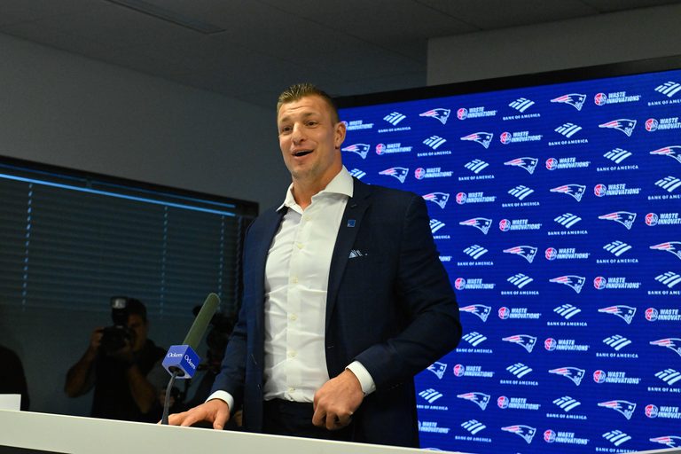 Gronkowski Says Cowboys Super Bowl Appearance Would Be A Historic Spectacle