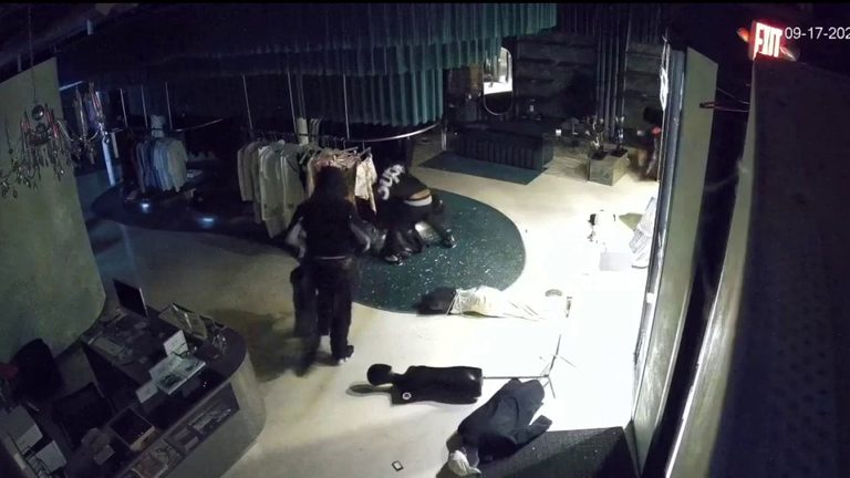 High End Birmingham Boutique Robbed Of 100 000 In Merchandise
