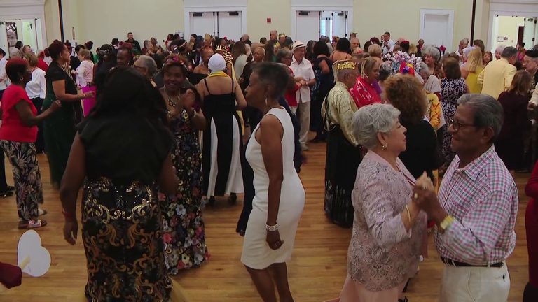 Hillsborough Seniors Enjoy Revived Prom At Riverview S The Regent