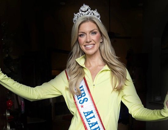 Hoover Mom And Salon Owner Katie Guerin Wins Mrs Alabama America 2026
