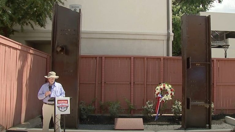 Houston Fire Museum Dedicates 9 11 Steel Beam Memorial For Reflection