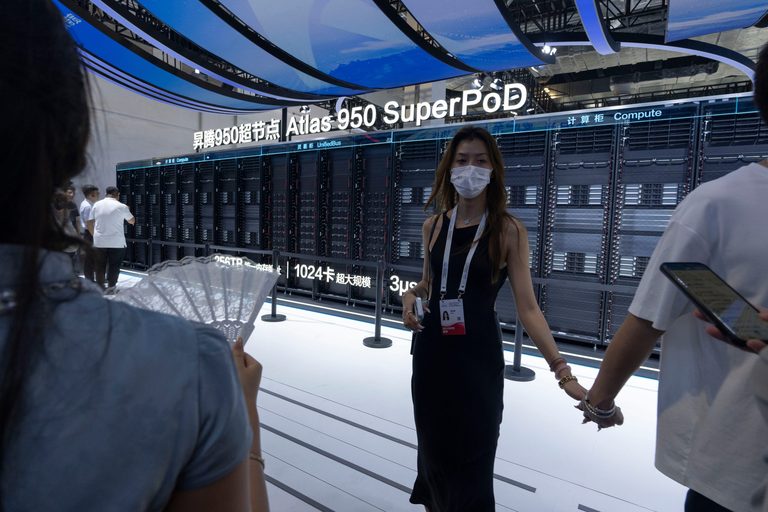 Huawei Rolls Out New Ai Chips As President Trump Stresses U S Lead In Technology