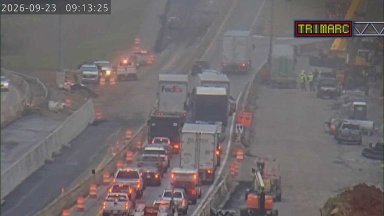 I 264 Eastbound Crash Causes Delays In Louisville Construction Zone
