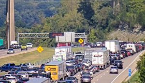 I 275 Crash Near I 471 Interchange Blocks Lanes In Wilder Ky