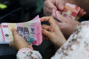 Indonesia Rupiah Slides Toward Biggest Weekly Drop Since May Amid Higher Us Yiel
