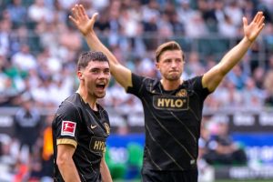 Inter Rally Past Napoli Musiala Returns As Bayern Draw With Schalke