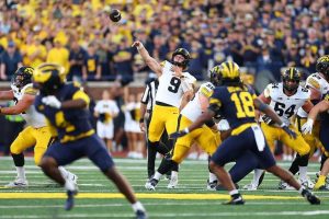 Iowa Hawkeyes Jump To No 14 After Thrilling 20 19 Win Over Michigan