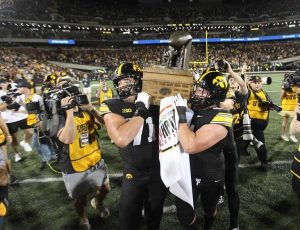 Iowa Hawkeyes Jump To No 18 In Ap Poll After 16 13 Win Over Iowa State