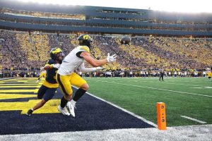 Iowa Hawks Clinch Dramatic 20 19 Win Over Michigan With Last Second Touchdown
