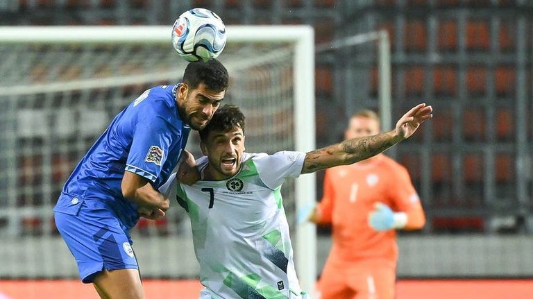 Irish Soccer Team Protests Israel Match With Black Armbands And Handshake Boycot