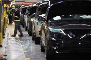 Jaguar Land Rover To Cut 4 000 Jobs Worldwide As It Pursues Cost Savings And New