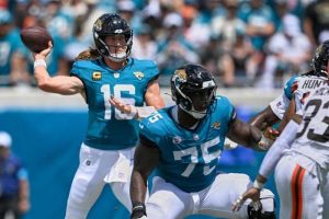 Jaguars Dominate Browns 34 10 In Season Opener As Lawrence Throws Four Touchdown