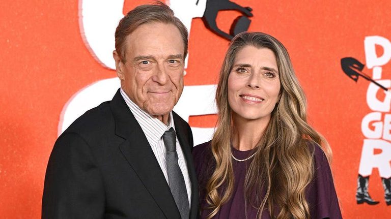 John Goodman And Anna Beth Enjoy Rare Date Night At Los Angeles Digger Premiere