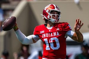 Josh Hoover Leads Indiana To 52 16 Win Over North Texas Despite Busted Nose
