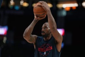 Kawhi Leonard Returns To Toronto As Raptors Complete Trade With Clippers
