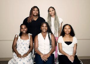Las Amigas Club Welcomes 24 Debutantes At Texarkana Reception