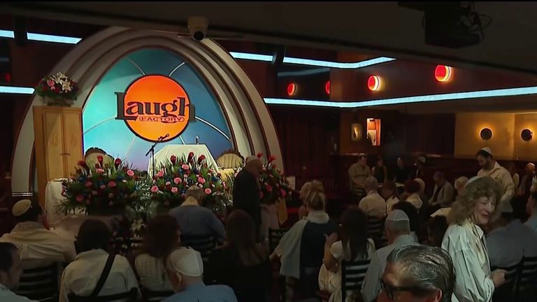 Laugh Factory And Local Groups Offer Free Yom Kippur Services Across Los Angeles