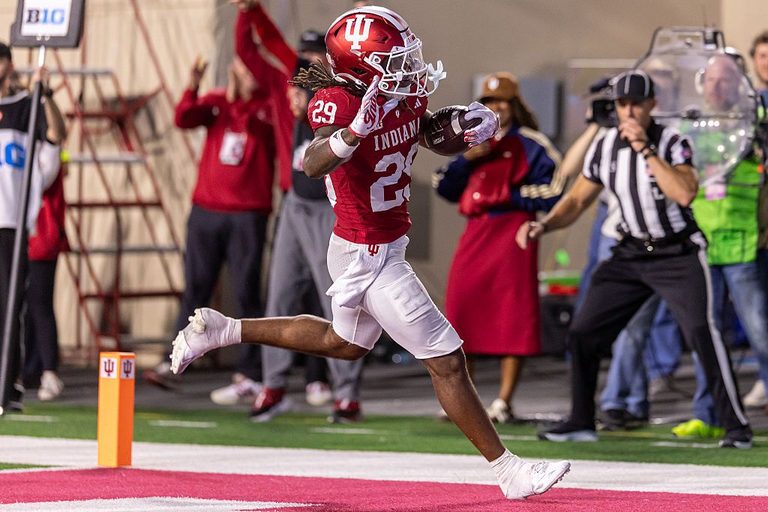 Lee Beebe Jr Steps Up With 203 Yard Game As Indiana Holds Off Northwestern