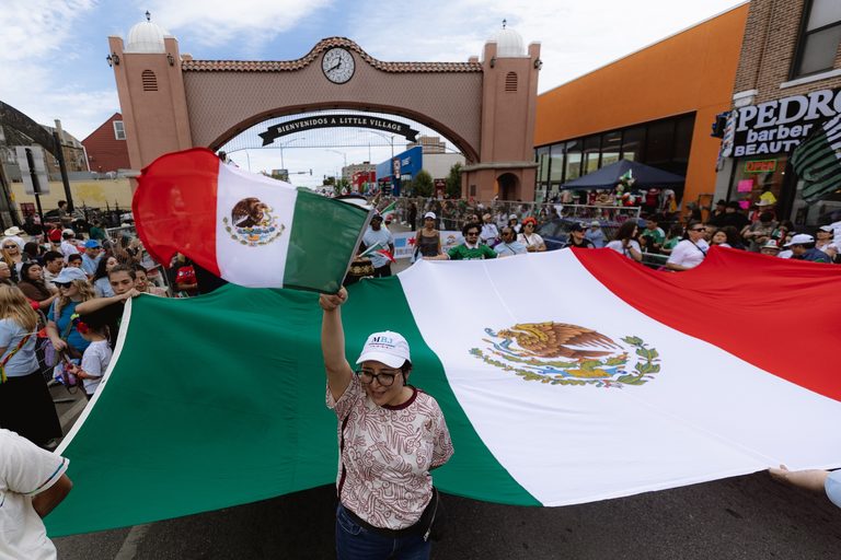 Little Village Celebrates 55Th Mexican Independence Day Parade Amid Immigration