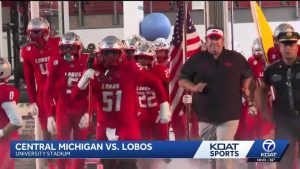Lobo Nation Sets Record Crowd As Unm Defeats Central Michigan 38 7