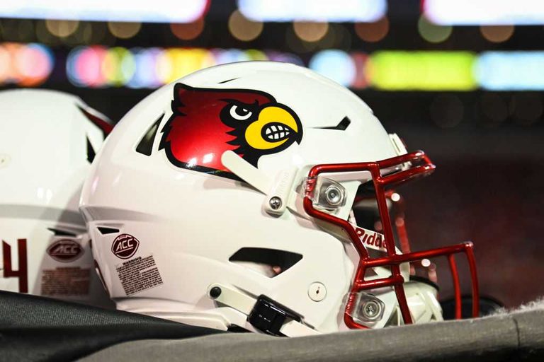 Louisville Cardinals Host Villanova Wildcats In First Home Game Of 2026 Season
