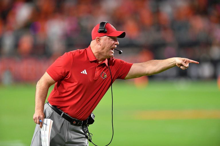 Louisville Cardinals Open Season Vs Ole Miss At Nashville Neutral Site
