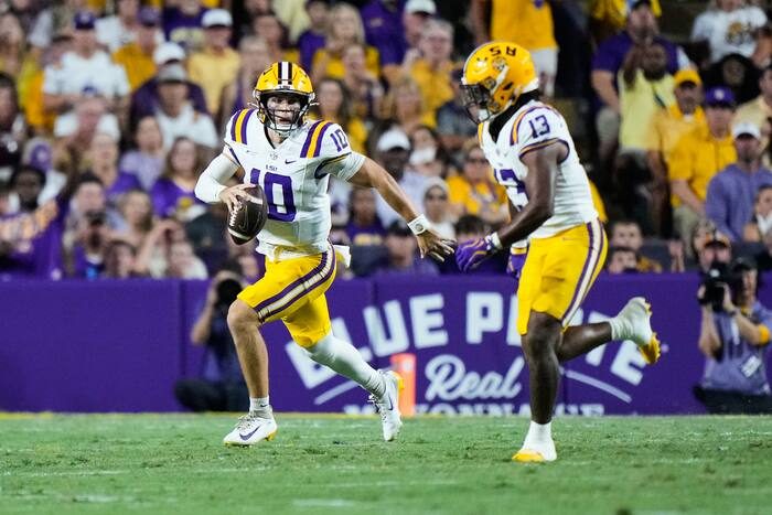 Lsu Quarterback Sam Leavitt Shines As Tigers Rout Texas A M 35 6
