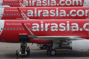 Malaysia Government Explores Takeover Options For Airasia S Domestic Routes