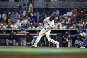 Mariners Set Franchise Record With 18 Run Win As Mlb Roundup Highlights