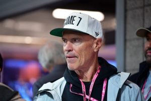 Mark Messier Calls Oilers Hiring Of Mike Babcock Horrifying Amid Past Abuse Clai