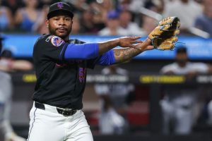 Mets Move Robert Stock To Il Recall Xzavion Curry For Orioles Game