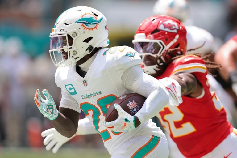 Miami Dolphins Place Rb De Von Achane On Season Ending Injured List After Acl Te
