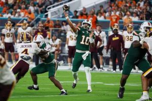 Miami Hurricanes Dominate Central Michigan 52 3 As Mensah Throws For 338 Yards