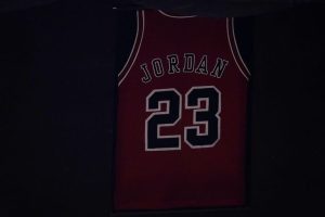 Michael Jordan S 1998 Finals Game 3 Jersey Fetches Record 12 26 Million At Aucti