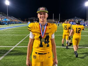 Moeller Defeats St Xavier 30 15 In Gcl South Opener