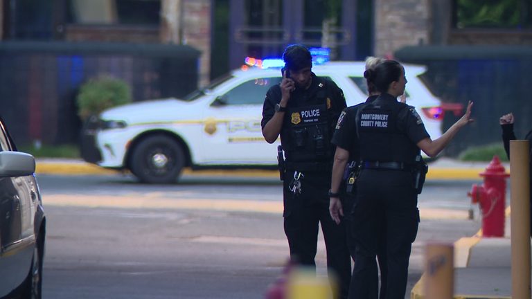 Montgomery County Malls Enforce 3 P M Teen Curfew To Curb Security Incidents