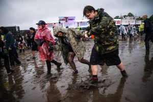 Mud Soaked Day 3 Of Riot Fest Highlights Young Local Band Largemouth