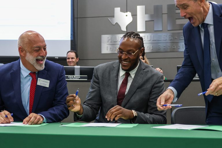 Myles Turner Pledges Up To 2 M To Heb Isd Arena Named In His Honor