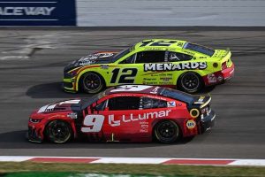 Nascar Chase Heats Up As Drivers Brace For Rough Bristol Showdown
